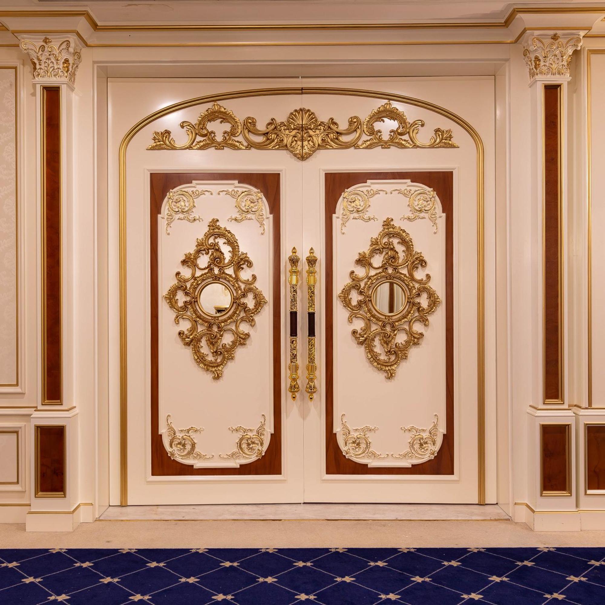 Cristal Erbil Hotel Ngoại thất bức ảnh Door of the Russian embassy in Paris