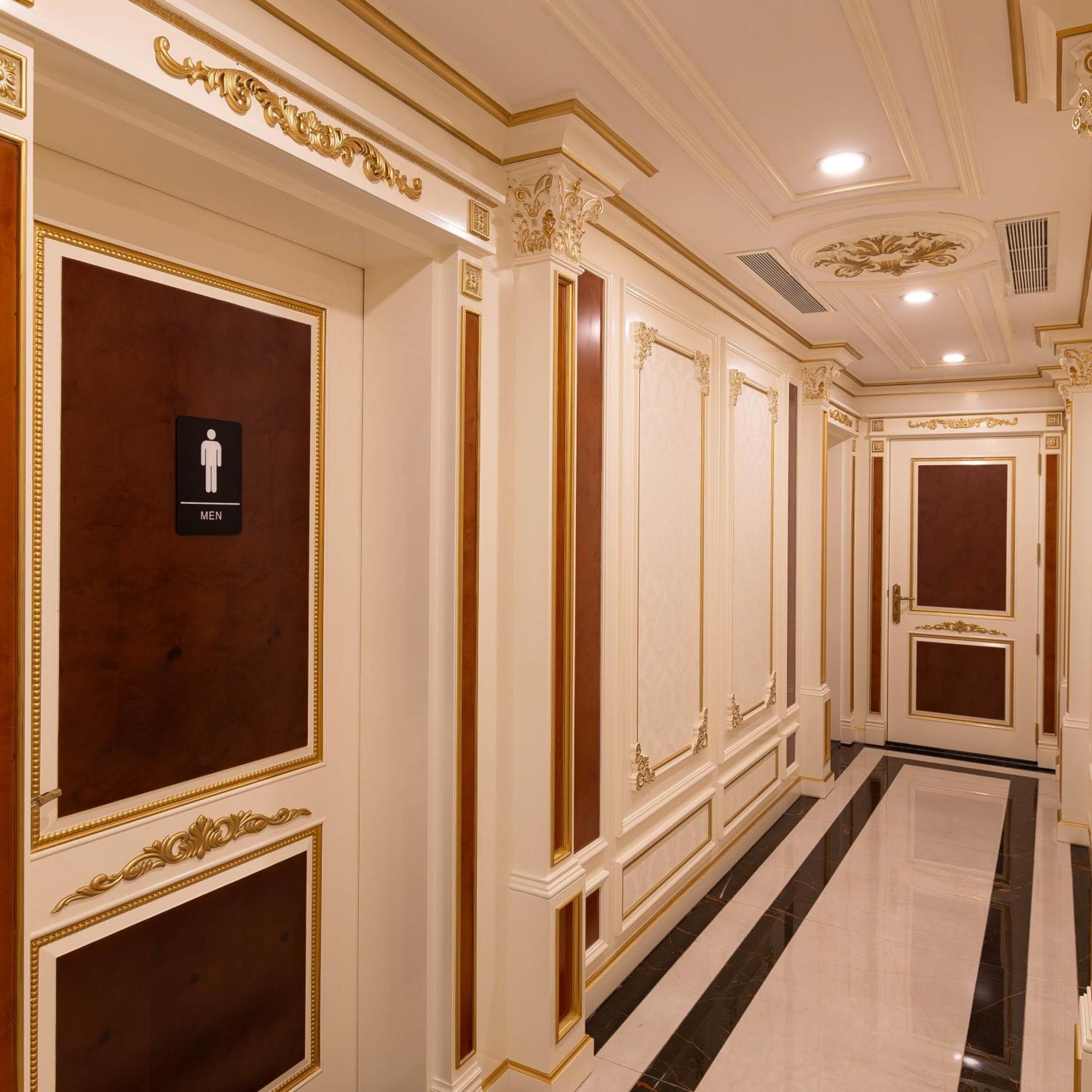 Cristal Erbil Hotel Ngoại thất bức ảnh The interior of the train