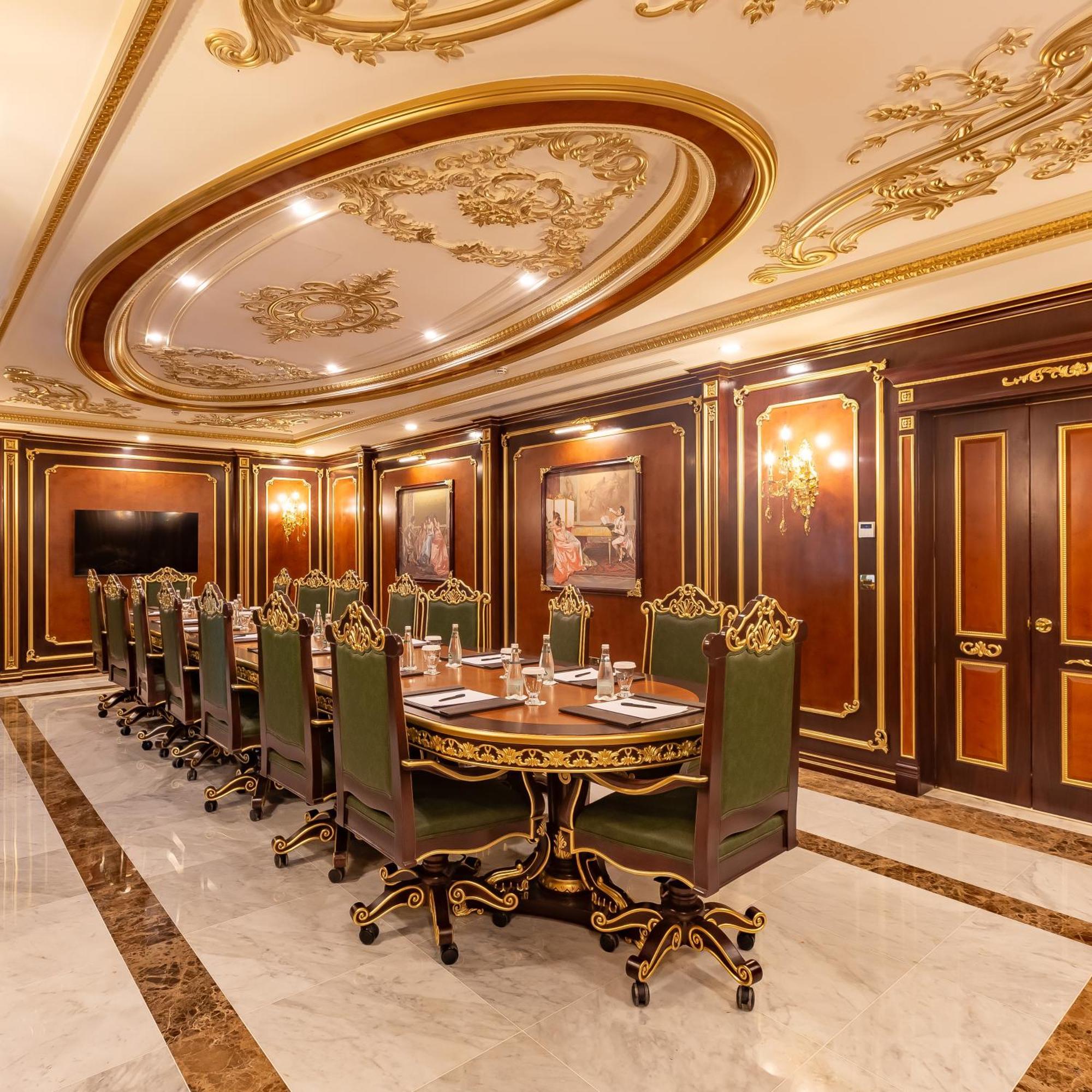 Cristal Erbil Hotel Ngoại thất bức ảnh The boardroom of the Presidential Palace